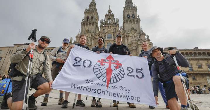 Veteranos de guerra de EE. UU. peregrinan a Santiago como terapia «para dejar atrás los fantasmas»