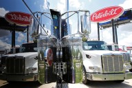 Praccar to end Canadian production of trucks sold in U.S., expects 300 layoffs