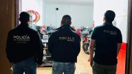 Aseguran dos motocicletas durante un cateo en Morelia