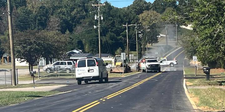 Gas leak shuts down busy road in York County