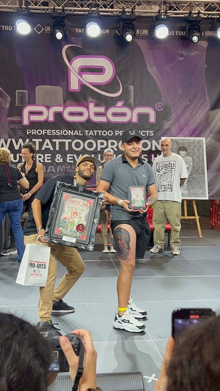 ¡Orgullo tequeño! Tatuador de Los Teques gana primer lugar en convención internacional de Barcelona
