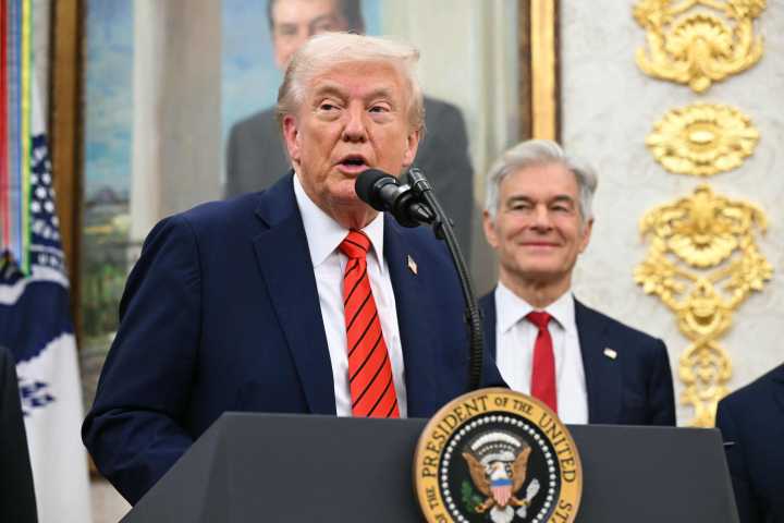Trump Announces New 100% China Tariff, Threatens to Scrap Xi Talks