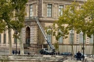 Masked thieves steal 'priceless' jewels from the Louvre