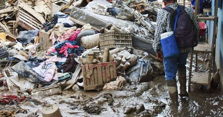 Ya suman 72 fallecidos por inundaciones