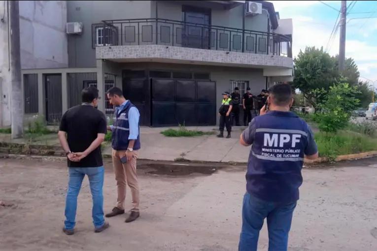Encontraron a un contador muerto dentro de un freezer: su cuerpo estaba mutilado