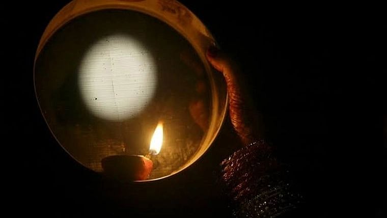 Should Pregnant Women Fast During Karwa Chauth? Experts Advise Caution