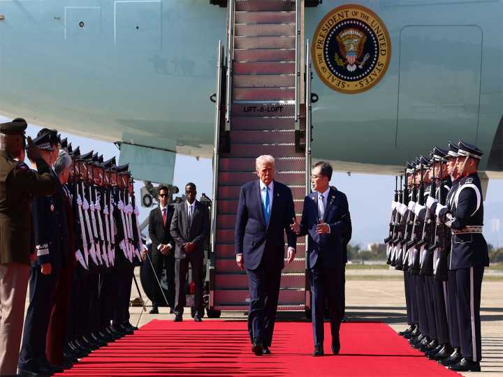 US President Donald Trump arrives in South Korea