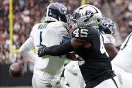 Devin White, Raiders defense dominate in 20