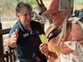 Mom calls zoo worker a ‘Karen’ during giraffe