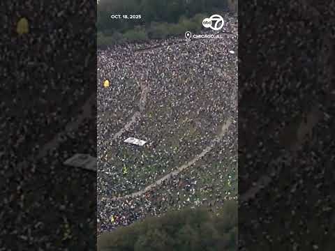 Massive 'No Kings' protest grows in Grant Park ahead of downtown march
