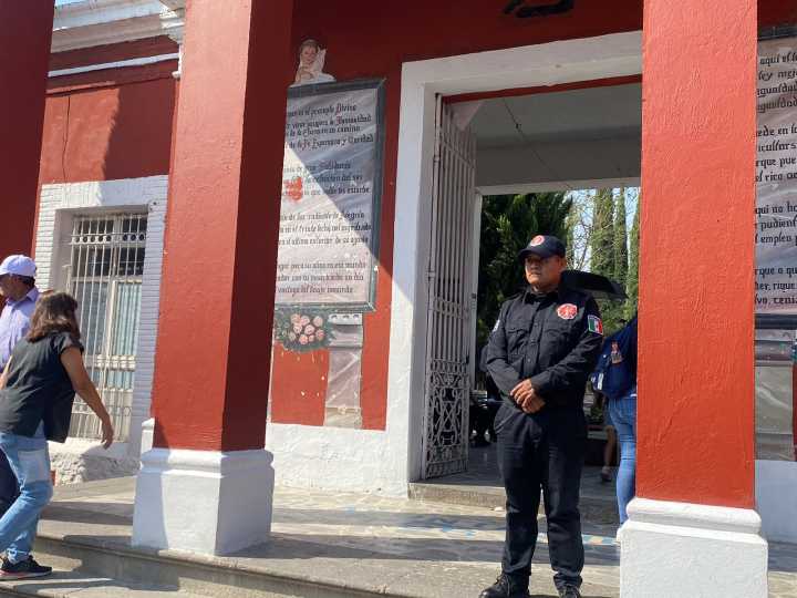 Operativo especial de seguridad en el panteón de Atlixco por Día de Muertos 2025