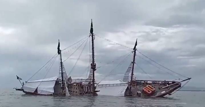 Adiós al Marigalante: el legendario barco pirata de Puerto Vallarta se hunde tras falla mecánica