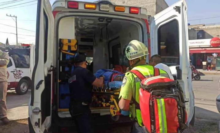 Dos hombres sufren una descarga eléctrica al ingresar a un registro en la alcaldía...