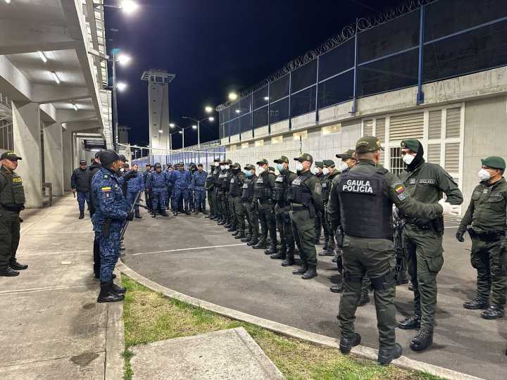 Debido a los atentados suspenden visitas en cárceles de Bogotá y Valle