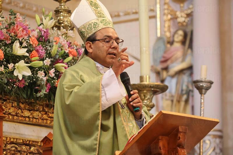 Obispo de Aguascalientes critica ‘banalización’ de los panteones