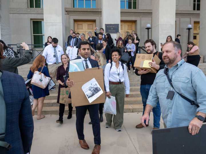 US media return Pentagon passes, giving up access after new rules kick in