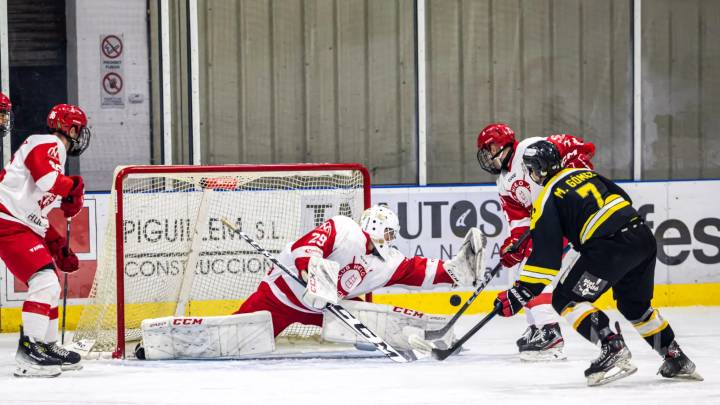 El Club Hielo Jaca vence en Puigcerdà y se mantiene firme en el liderato (4