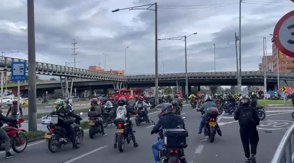 Protesta de motociclistas crea caos vehicular en capital de Colombia