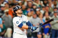 Eugenio Suárez se despide de la temporada en medio de su mayor racha hiteadora y alcanzando a Bob Abreu en playoffs