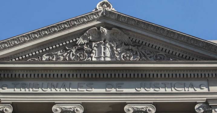 La batalla judicial de dos locales contra el municipio de Las Condes por eliminación de estacionamientos: Suprema reabre el caso