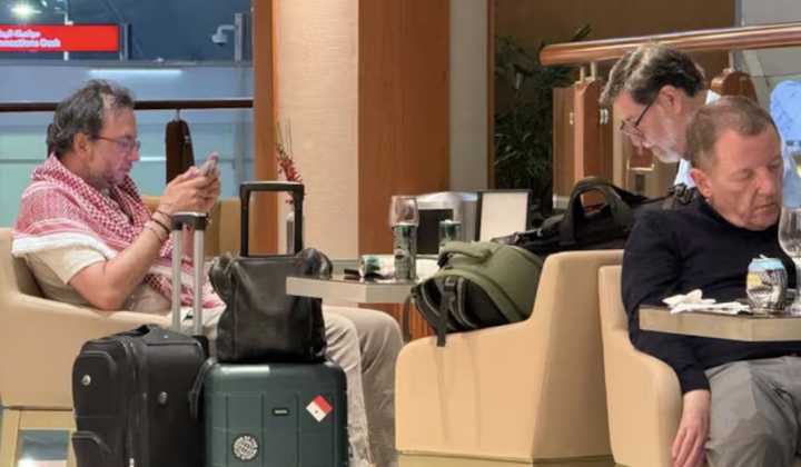 Captan a Noroña en exclusiva sala dentro de aeropuerto de Dubai