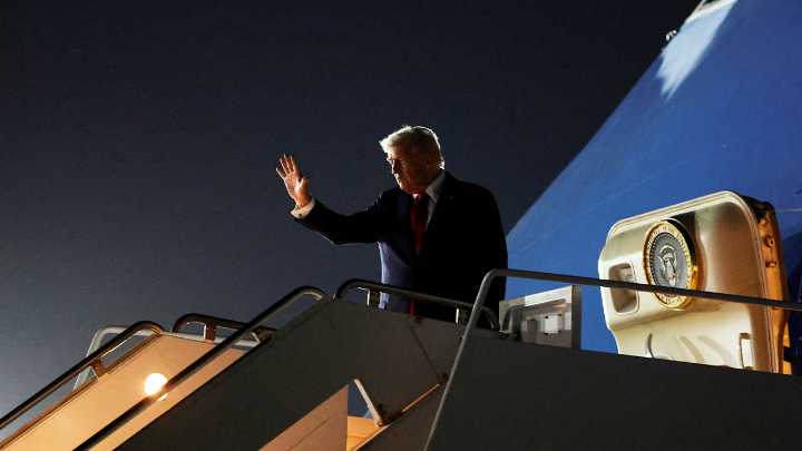 Trump suggests Netanyahu pardon during Israeli parliament address