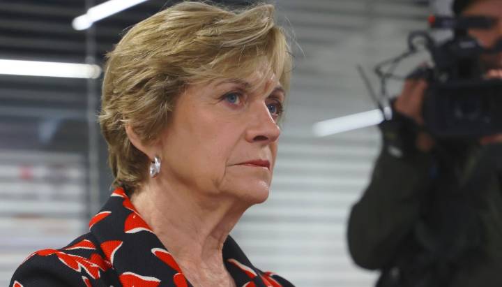 Matthei calificó de "completamente ridícula" la propuesta de Kast de que migrantes irregulares paguen su expulsión del país