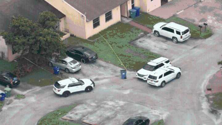Subject shot during home invasion in Miami Gardens, 2 others on the loose