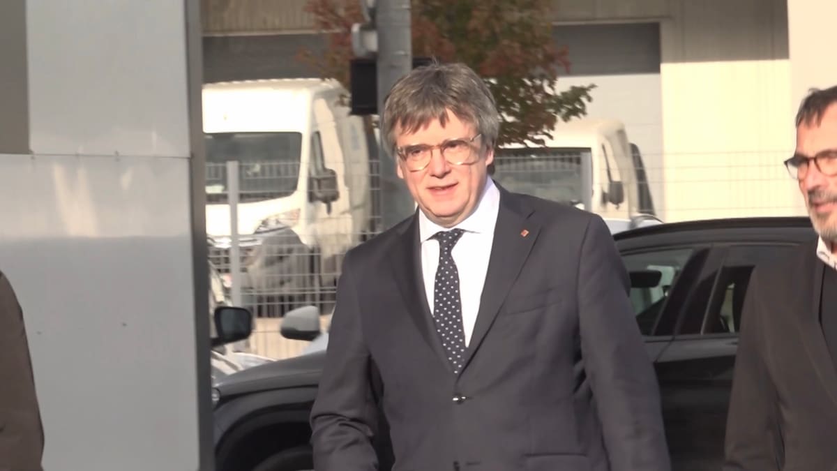 Puigdemont y la cúpula de Junts empiezan la reunión en Perpiñán para decidir si rompen con el PSOE