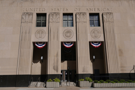 ACLU pide liberar a inmigrante detenido en Michigan a pesar de padecer leucemia
