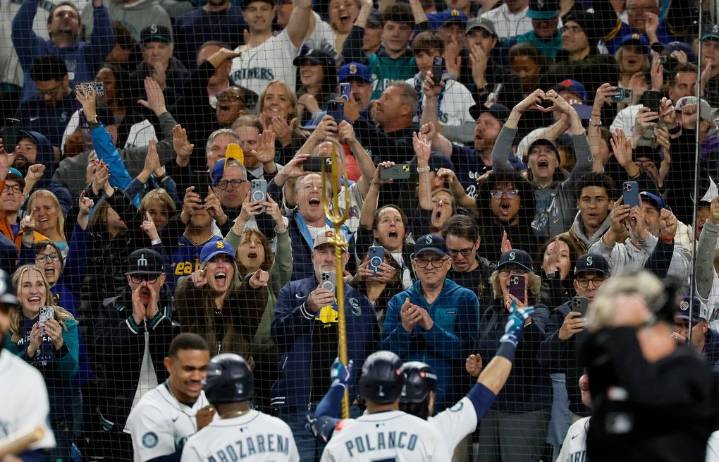 Seattle explodes as Mariners win Game 5: ‘Would you want it any other way?’