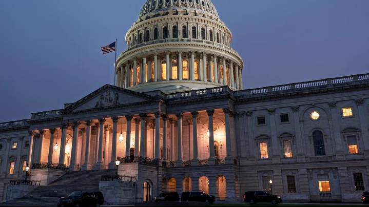 Government shutdown will be 'relatively short-lived,' Nationwide experts say