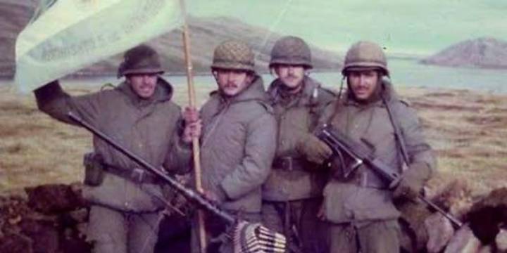 El dramático derribo de un avión Sea Harrier en Malvinas y el adiós a un suboficial argentino que participó de la gesta