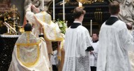 Old Latin Mass at the Vatican thrills traditionalists