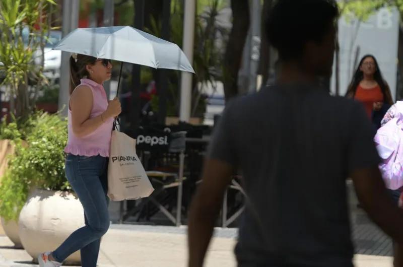 Santiago arde: se espera un martes de mucho calor con máxima de 34°C