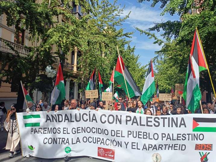Miles de personas tomas las calles de Granada en apoyo a Palestina