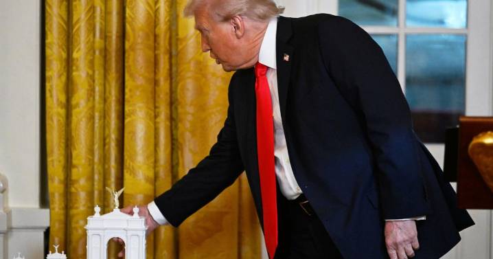 Trump planea dejar su huella en Washington con un arco al estilo de París