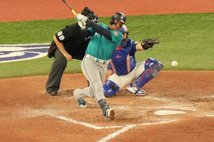 Where to watch the Blue Jays vs. Mariners ALCS, Game 3, today for free
