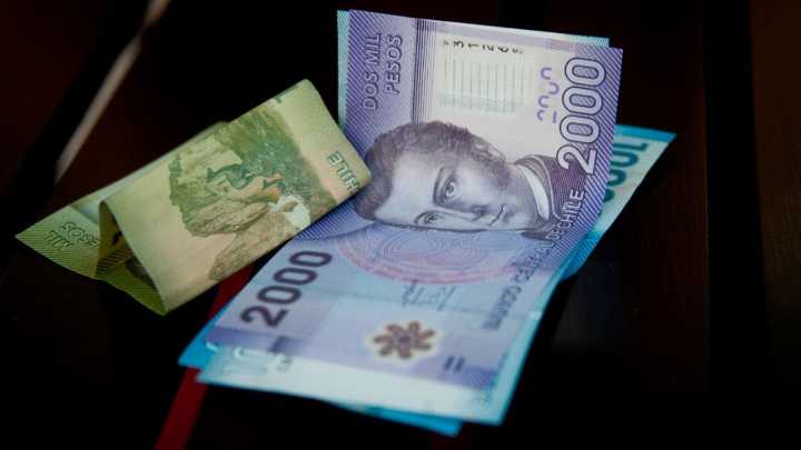 Encuesta hogares del Banco Central: La mitad gana menos de $1,1 millones y hay más vehículos que viviendas propias