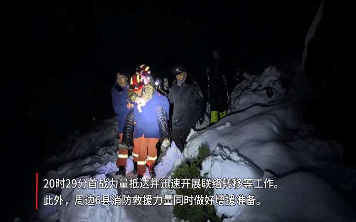 Tormenta deja un muerto y cientos de atrapados en el Everest
