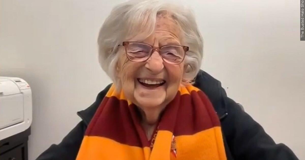 Sister Jean Dolores Schmidt, Loyola Chicago's beloved chaplain, dies at 106
