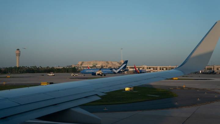 Ground delays issued amid shortage of air controllers as shutdown continues