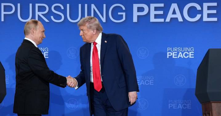 Trump Gives Shoutout to Putin for Backing His Nobel Peace Prize Bid