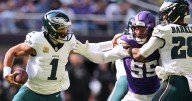 Eagles' Hurts proved he's a top passer in win over Vikings