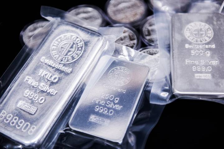 Silver Hits All-Time High as London Squeeze Sparks Market Havoc