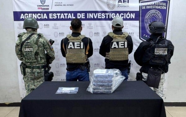 En camioneta supuestamente abandonada, hallan policías cinco kilos de cocaína