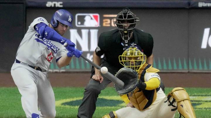 Max Muncy sets Dodgers record by hitting his 14th career postseason homer