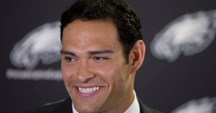 FOX analyst, former NFL QB Mark Sanchez stabbed in Indianapolis
