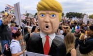 Miles de personas en todo EE.UU. protestan contra Trump: “No queremos Reyes”