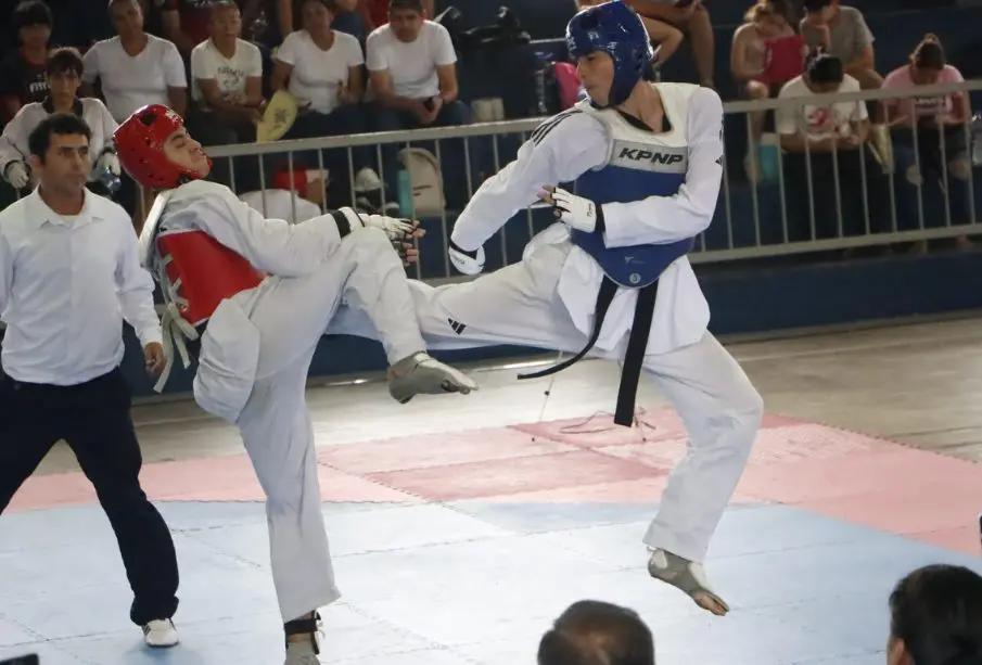 La Paz define a su selectivo rumbo a la Olimpiada Estatal 2026 con más de 100 taekwondistas en acción